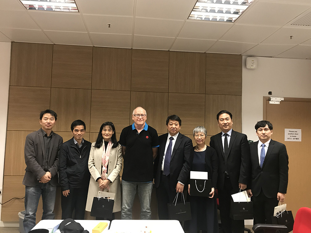 图片4 代表团访问香港教育大学